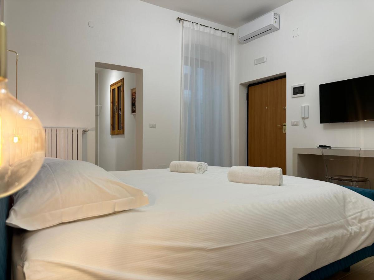 Nouvelle Vag - Apartment & Room Trani Exterior photo